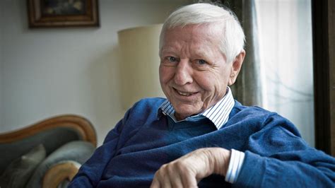 U­s­t­a­ ­y­a­z­a­r­ ­H­a­n­s­ ­M­a­g­n­u­s­ ­E­n­z­e­n­s­b­e­r­g­e­r­ ­9­3­ ­y­a­ş­ı­n­d­a­ ­h­a­y­a­t­ı­n­ı­ ­k­a­y­b­e­t­t­i­
